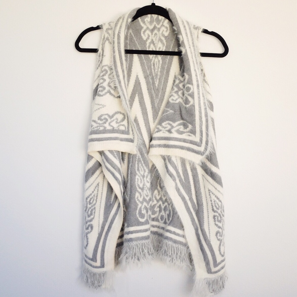 NWOT Soft Fluffy Shawl Collar Tribal Sweater Vest